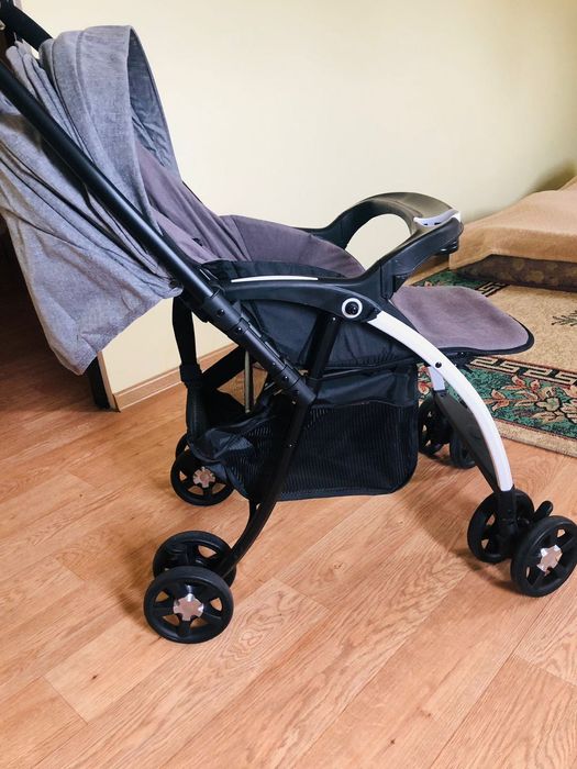 Каляска прогулочная