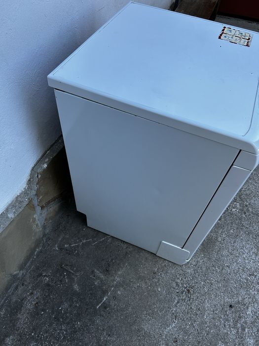 Съдомиялна машина ariston 60см