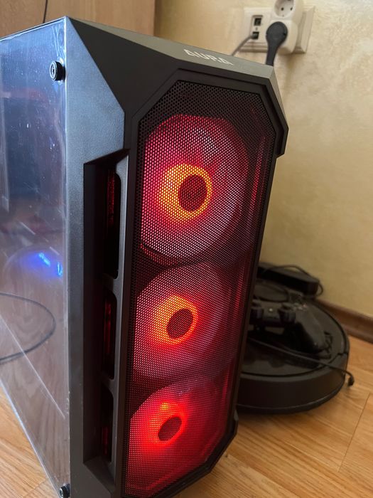 Мощен геймърски компютър + Монитор