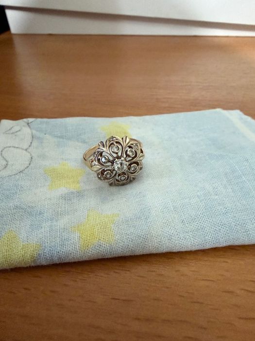 Продам кольцо золотое 585 пробы.