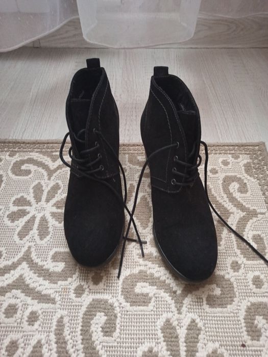 Осенние ботильоны  на шнурках
