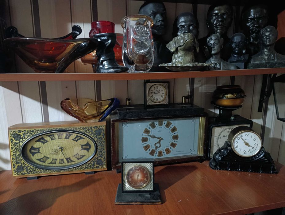 продам настенные часы янтарь