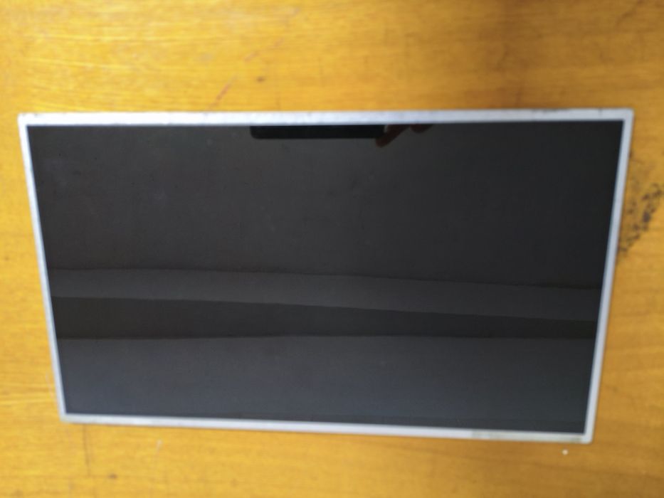 15.6 40 pin matritsa sotiladi