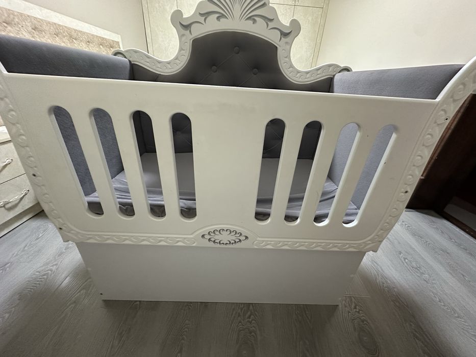 Продаётся КРОВАТКА! Если обратиться в течение двух дней, ТОРГ УМЕСТЕН!