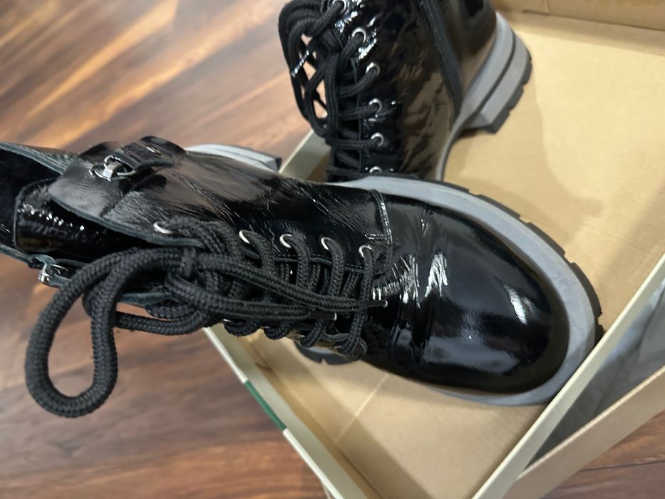 Боти естествен лак Ривас - 39 номер- Намалени на 30 лв!