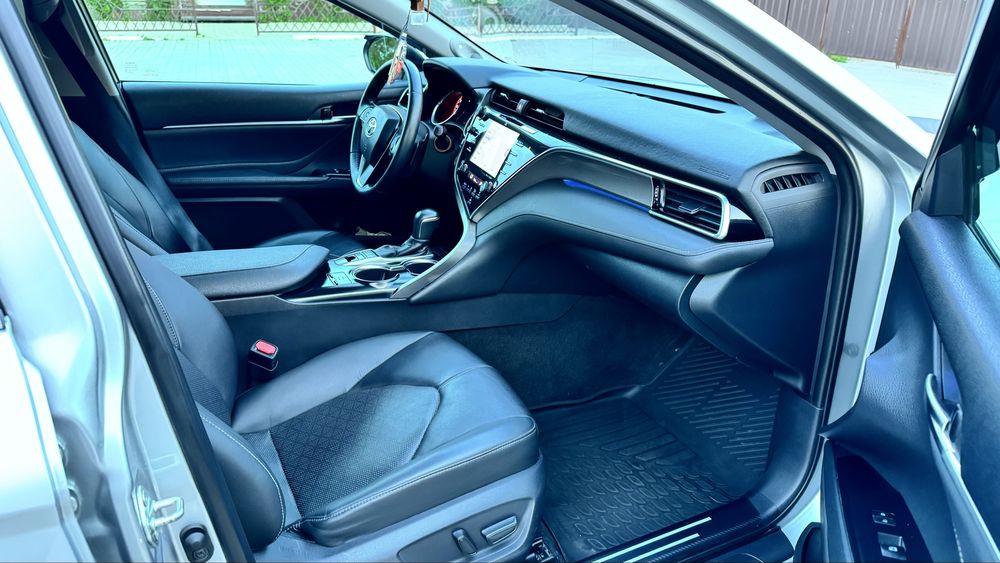 Продам камри     70