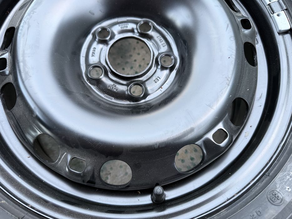 ЧИСТО НОВИ 15" Гума С Джанта 5x100 за -VW/SEAT/SKODA/AUDI-6Jx15H2,ET43