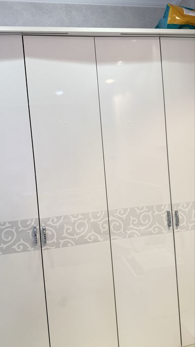 Продам спальный гарнитур