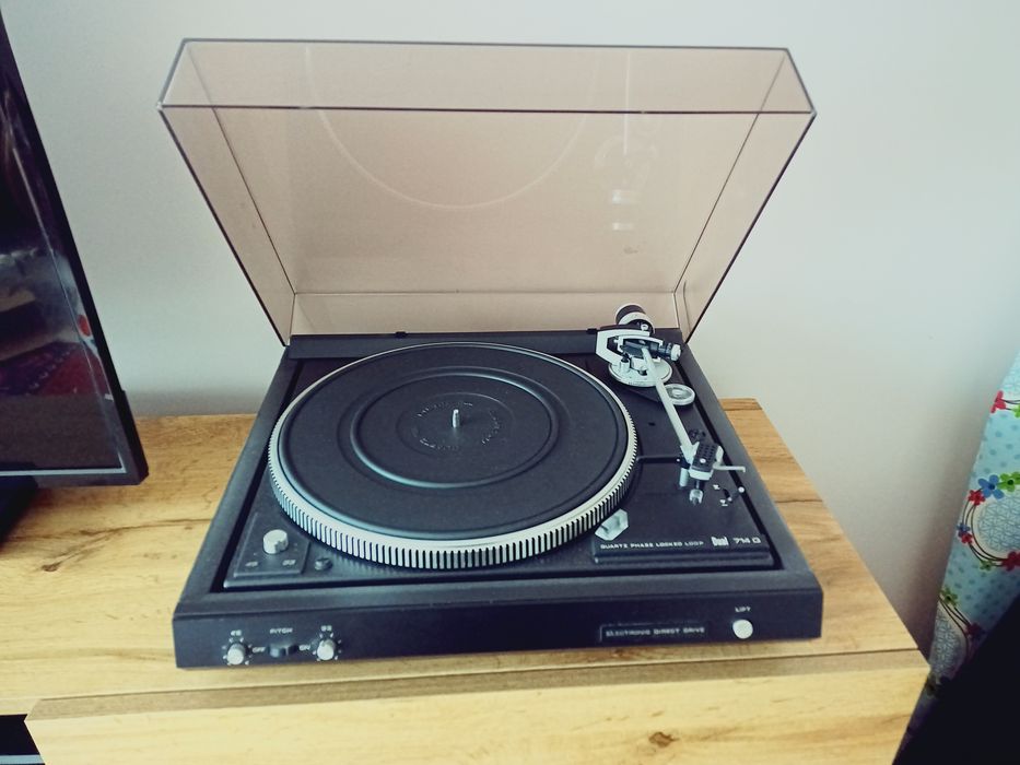 Грамофон Dual 714 Q