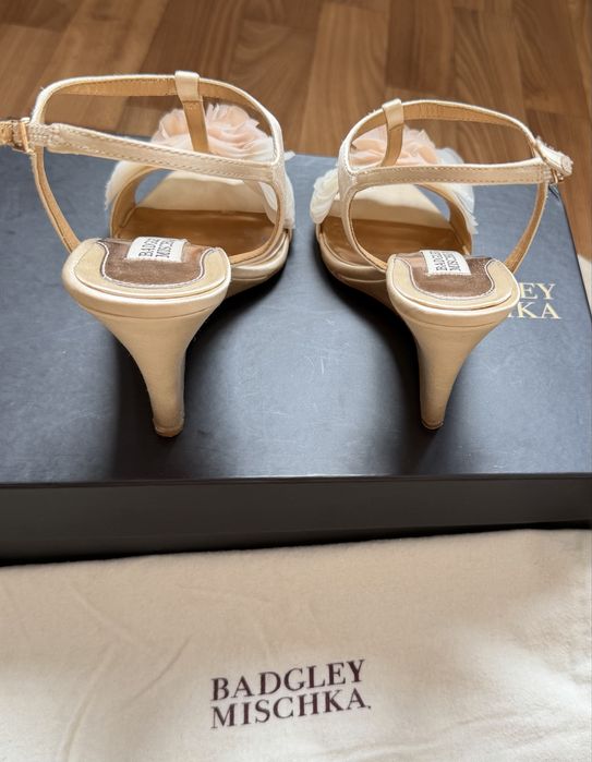 Обувь для особых случай (Kate Spade, Badgley Mischka)
