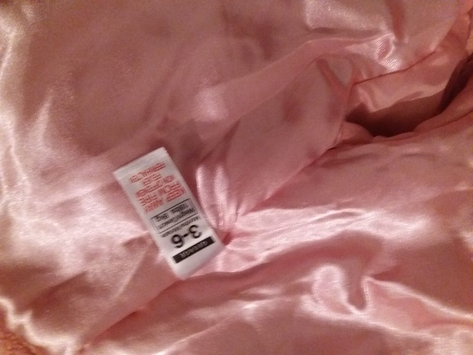 Розовое  пальто на девочку