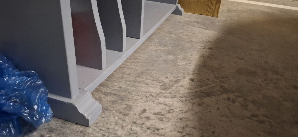 Старинен изцяло дървен шкаф