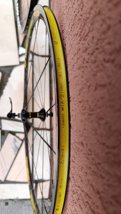 Roata janta fata bicicleta Mavic 700-18