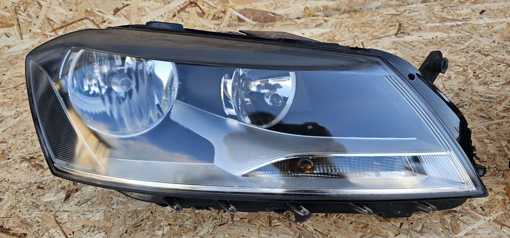 Far/Faruri Golf 7/Passat B7 / Audi A4 B8 Originale Valeo/ HELLA/Audi cu toate Becurile incluse Prețul per Set scris  în cuprinsul anunțului