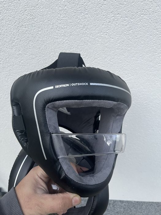 Casca, manusi si protectie tibie