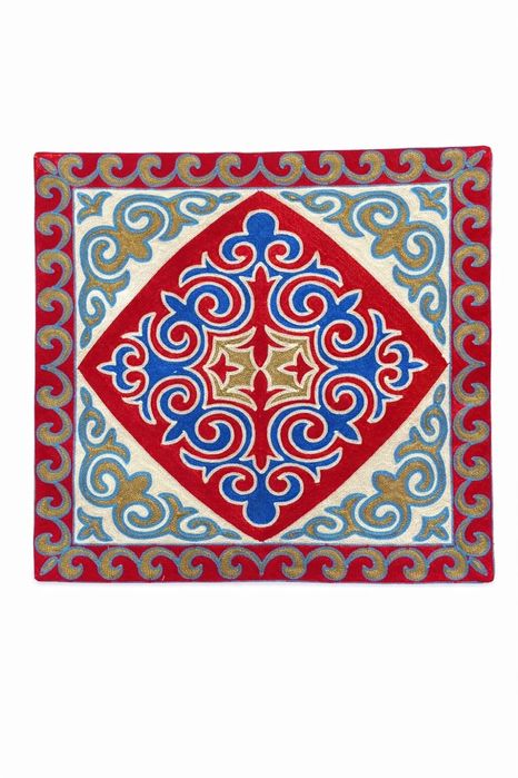 Декоративные наволочки с национальным орнаментом