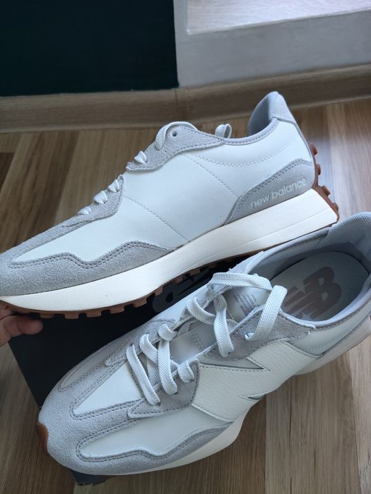 New Balance 327 gri deschis cu alb din piele mărimea 42 noi originali