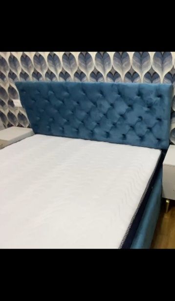 Двух спальный кровать