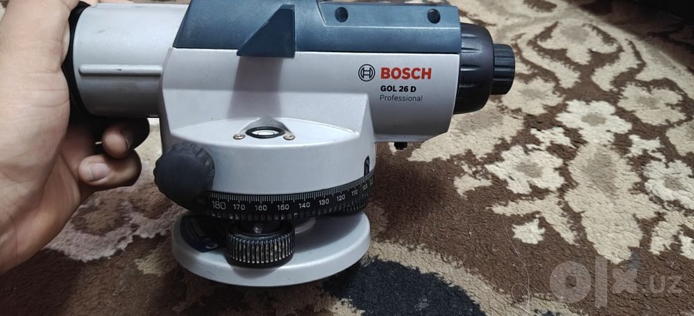 профессиональный оптический нивелир Bosch GOL 26 D Professional.