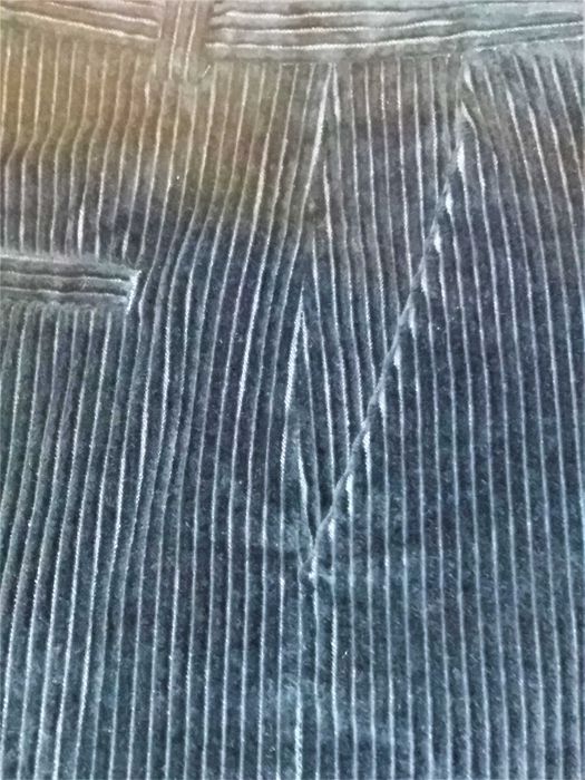 Vand pantaloni velur reiat (COS),  grosi, bleumarin, largi cu manseta