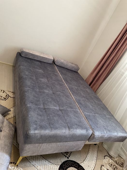 Продам диван раскладной.