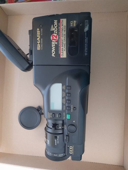 Camera de filmat sharp