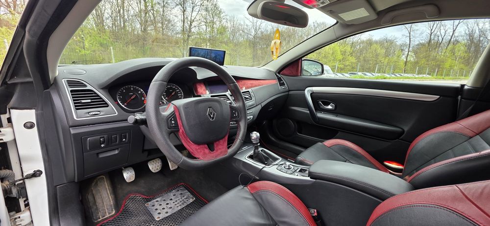 Renault Laguna Coupe 2011