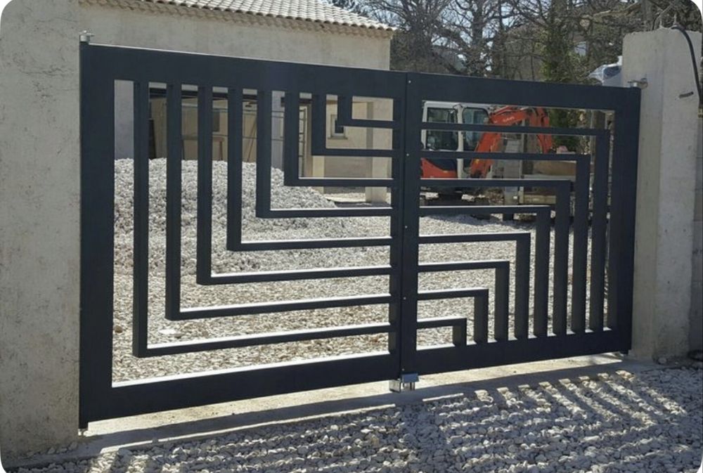 Porti si garduri metalice (auto, pietonale, vopsite electrostatic)