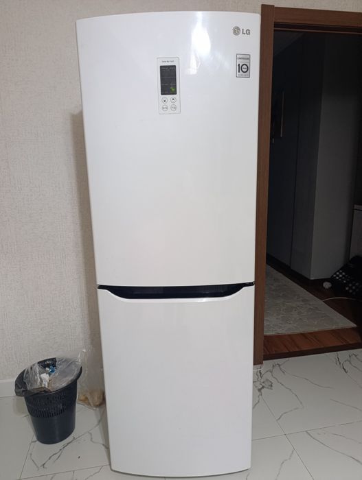 Бытовая техника холодильник