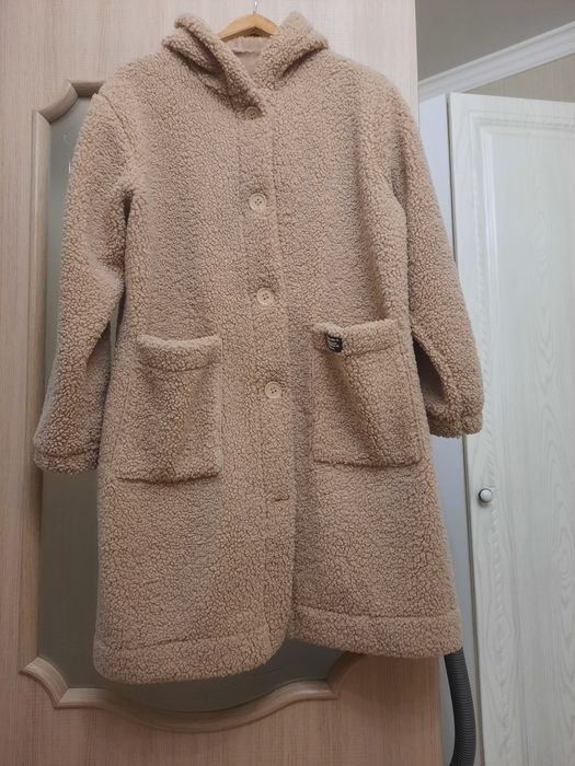 Продам  стильные верхние женские  вещи