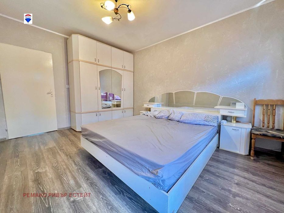 Продава се Тристаен апартамент в Русе, Дружба 3 - 82 кв.м за 1214 €/кв.м - Снимка #10