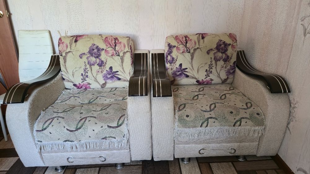 Диван с креслами
