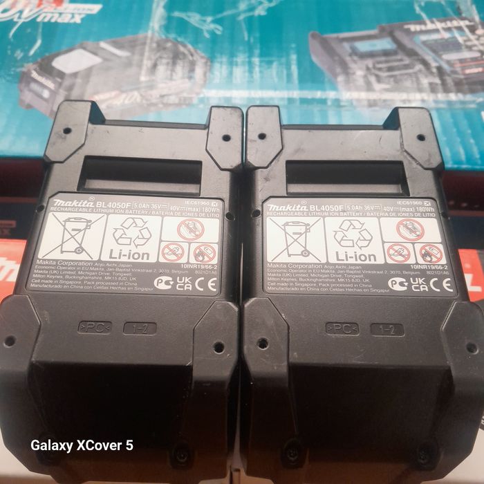 Makita зарядно +батерии