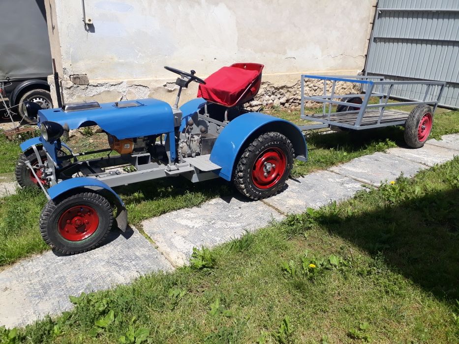 Tractoras cu remorca