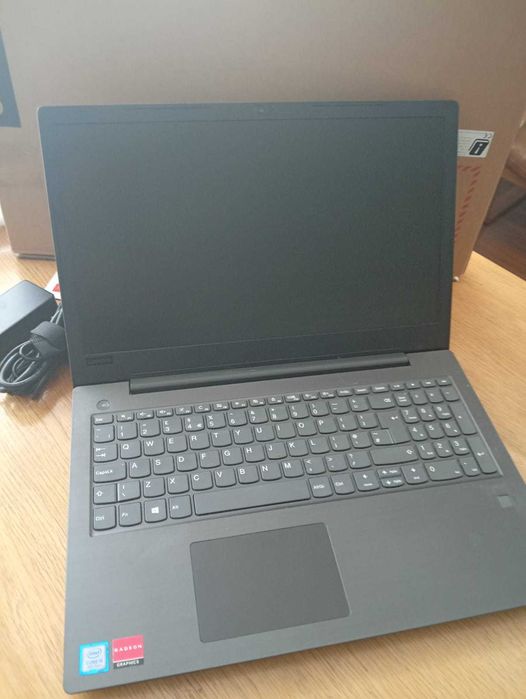 Laptop Lenovo V330-15IKB i5 Gen 8 / Radeon / 15.6” Full HD – putin folosit