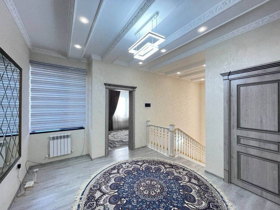 Академ городокда 1,4 сотокли коттедж сотилади