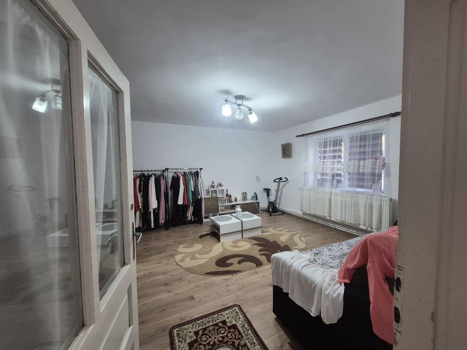 Casa și curte zona centrala