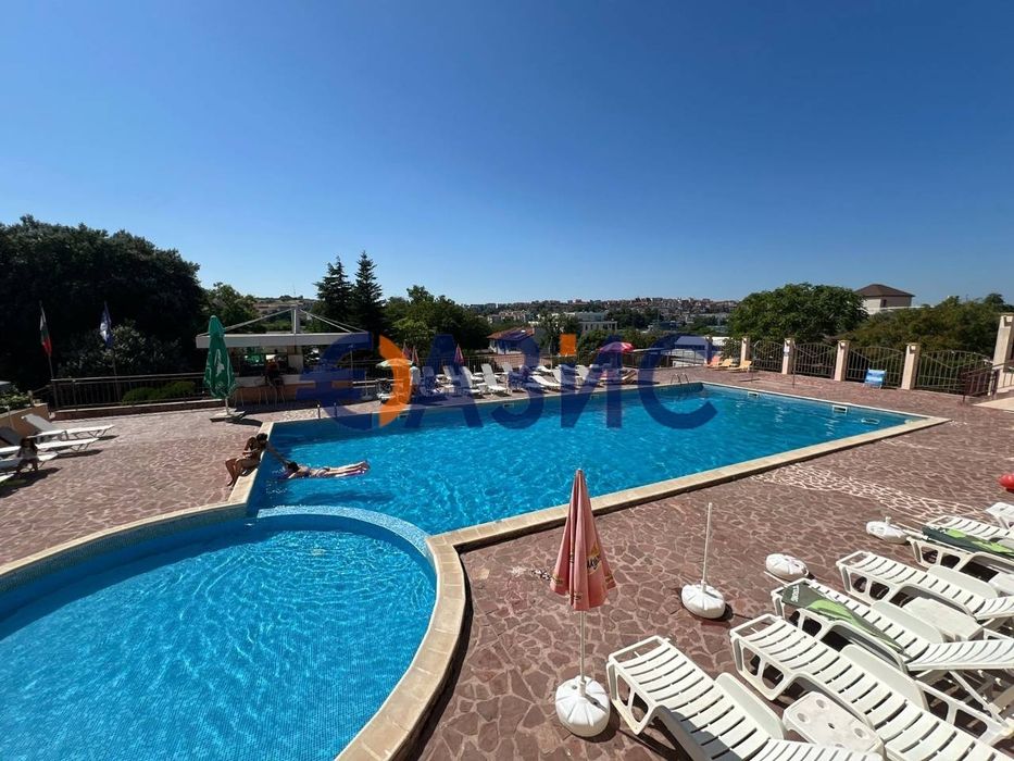 Продава се Тристаен апартамент в Созопол - 124 кв.м за 823 €/кв.м - Снимка #1