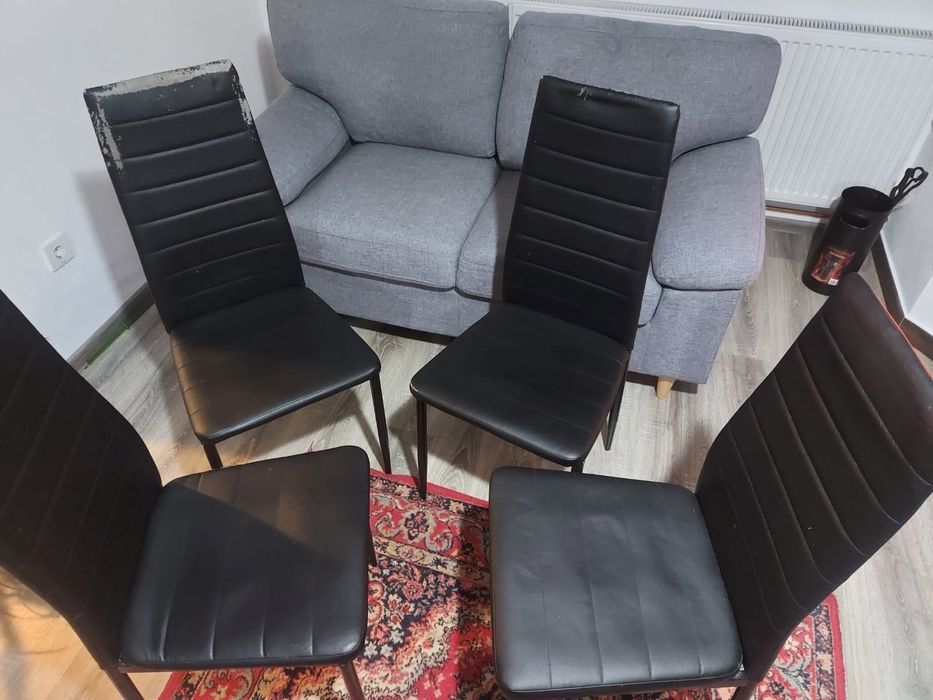 Vând scaune de masa