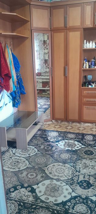 Продам  1/2 дома.