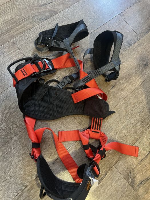 Страховочная привязь Vertical 0832