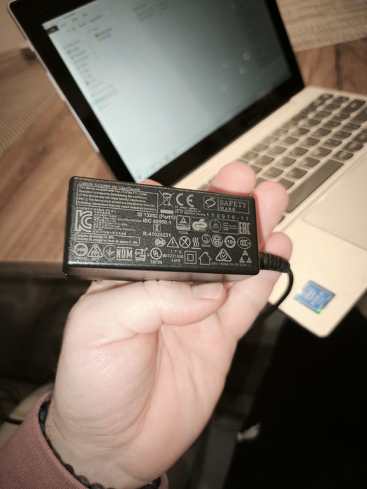 Лаптоп леново компютър lenovo tablet таблет Бланшет