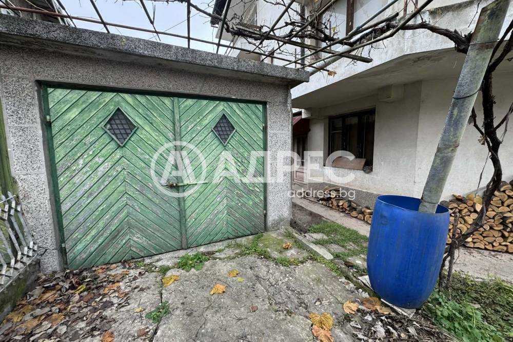 Етаж от къща в град Попово с отлична локация