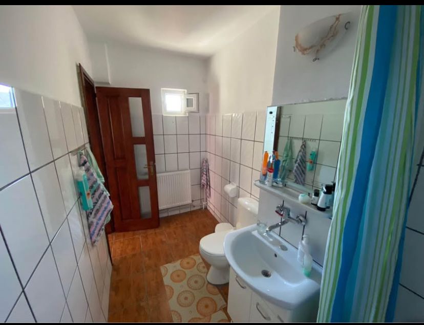 Inchiriez apartament cu 3 camere Strada Calea lui Traian  Calmanesti