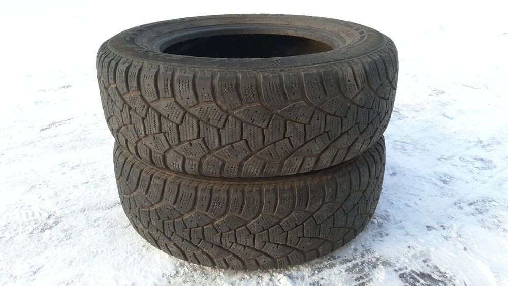 Продам шины зимние 205/65/15.