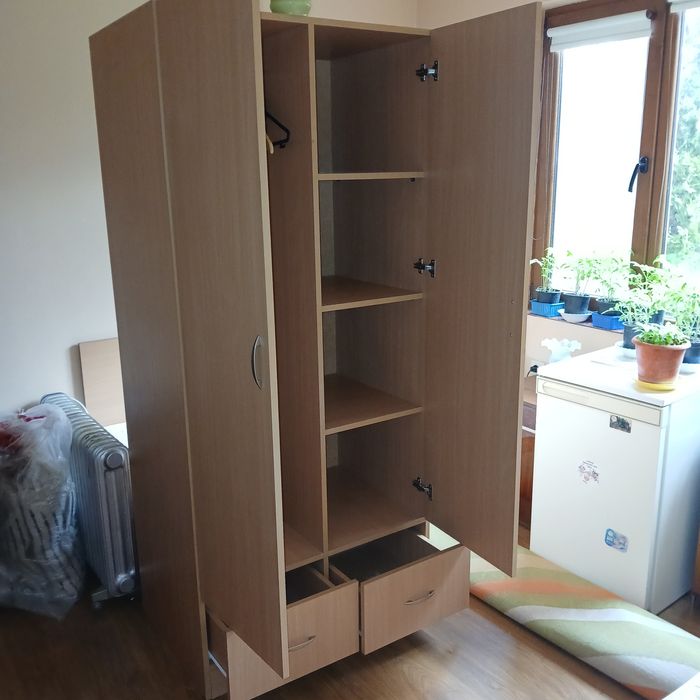 2 легла с матрак.ракла,скрин и гардероб.