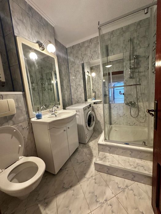 Închiriez apartament 3 camere