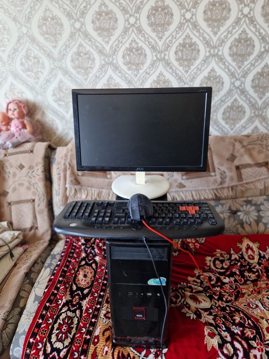 Продам комьпютер лось и ноутбук асер
