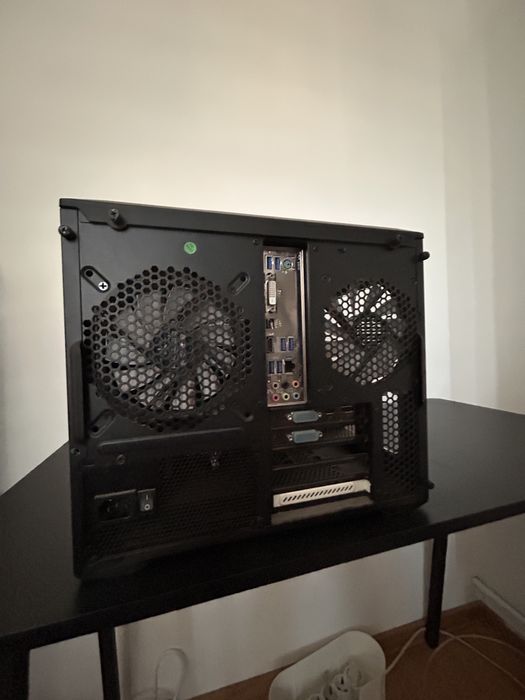 Vând PC Windows 10 pro