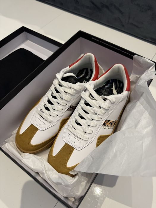 Нови обувки Cavalli